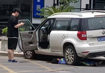 50-year-old cleaner crushed dead while pushing a trash can