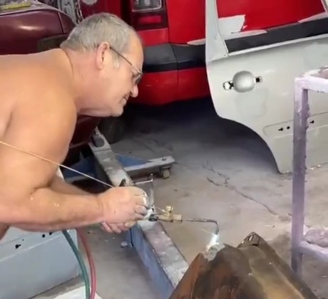 Tip of the day: gas tanks don't like fire