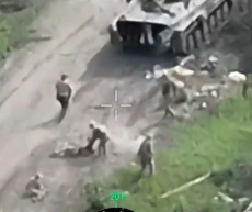 UA BMP has some problems trying to evacuate the wounded 