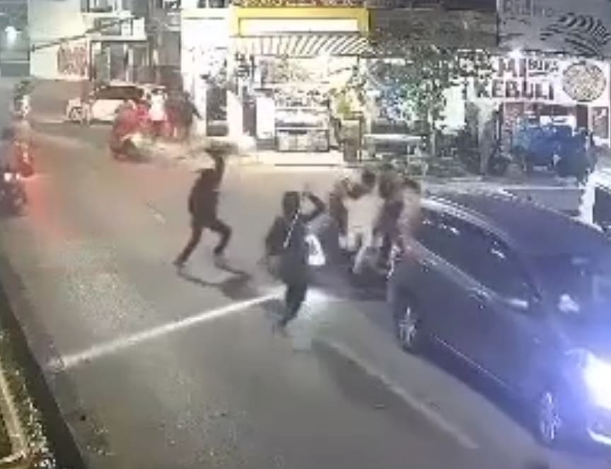 Rival Attacked With Sickles, Finished Off By Truck