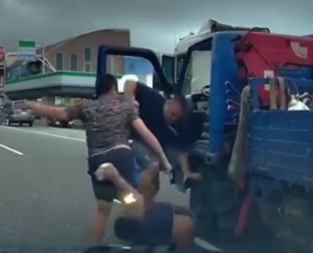 Truck drivers resolve road dispute 