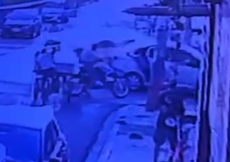 Sicario fatally shoot his target from moving car