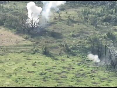 Ukrainian soldier fires an RPG at the Russians.