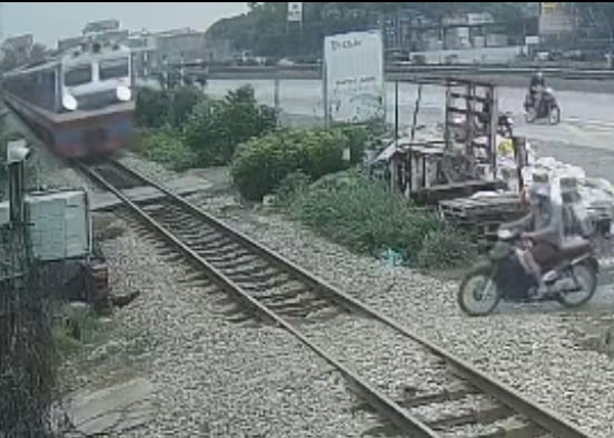 Vietnamese Biker Wrecked On The Train Tracks