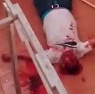 Man tries to commit suicide  jumping from the second floor