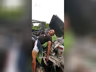 Brutal frontal accident with frightening Aftermath 