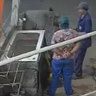 Mechanic Takes Tire Explosion to the Face