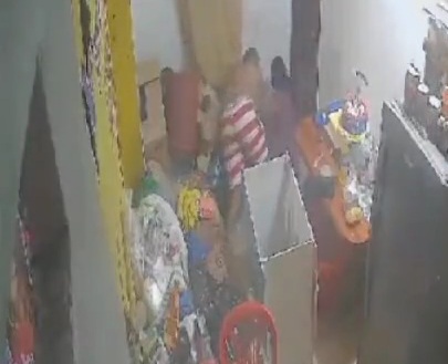 [Horrific shooting on family house]War gang continues in Ecuador 