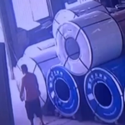 DAMN: Textile Worker Checks Out Early