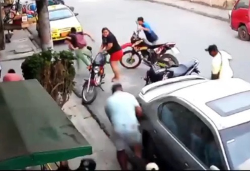 Crazy Ecuadorian gang armed attack 