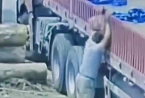 [ final destination death]Always wear your helmet on construction jobsites