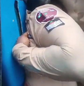 Officer squeezed death by trailer while trying tostop anon coming truck