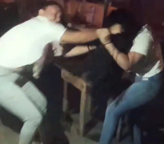 Ecuadorian girls fighting 