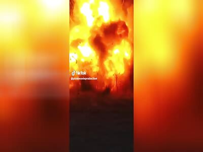 Epic Turret Toss As Russian Tank Explodes in Donetsk