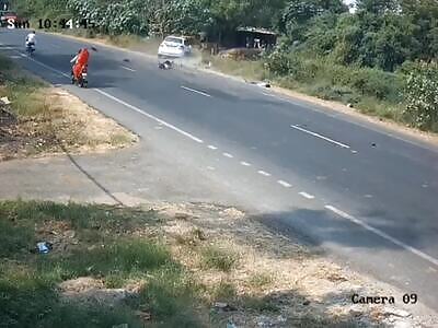 CCTV. Accident father and daughter died instantly. In 