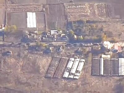 HIMARS destroys a column of Russian equipment