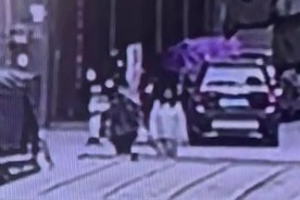 Lunatic Chinese man sliced throat of his girlfriend 