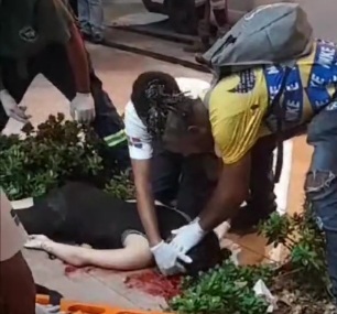 Depressed girl commit suicide by jumping from balcony 