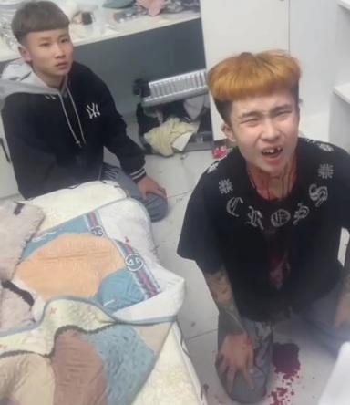 Two gay bullied and tortured by their schoolmates 