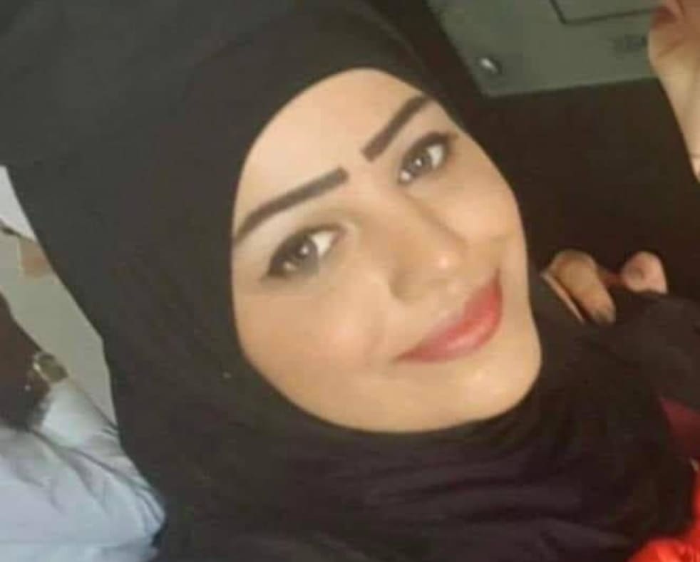 Pregnant Woman Fatally Stabbed In Front Of Her Kids