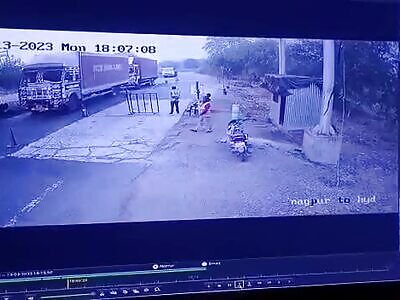 Worker hit by an Iron fence from a pickup truck