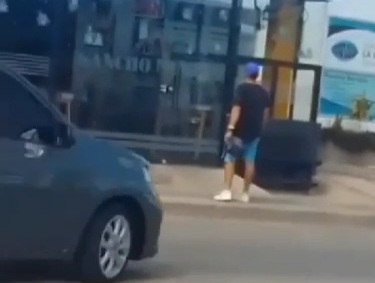 Boss Deals with Angry Unpaid Worker 