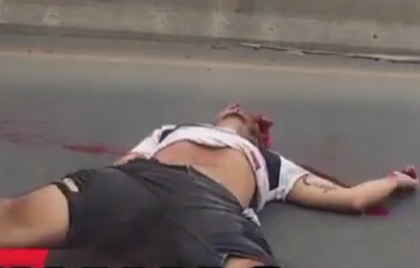 [BRAIN ON THE ASPHALT]MOTORCYCLIST CRASHED HEAD