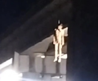 Dead nude body hanged from bridge by narco trafficker 