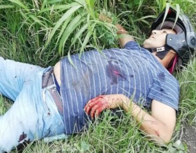 Motorcyclist crashed dead by speeding car 