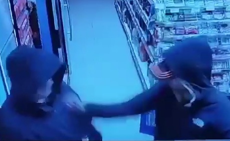 LOL: Angry One Armed Man Stabs Customer in Supermarket.