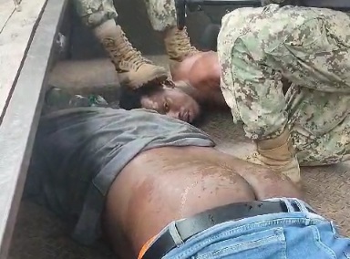 2 criminals punished stripped naked and humiliated by Ecuadorian milit