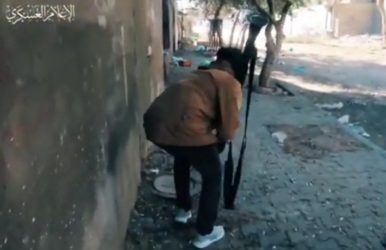 Qassami chase tanks and soldiers from street to street.