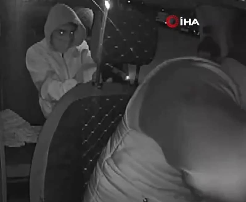 Passenger Cowardly Shoots Taxi Driver In The Back