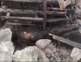 Many calcinated bodies after confrontation between gangs and civilian 