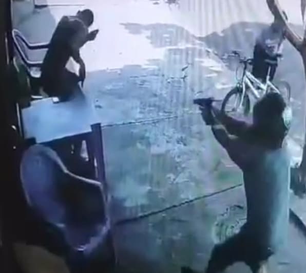 Man Hanging With Friends Gunned Down In The Street