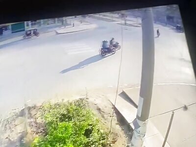 Sicarios on Motorbike Quickly Kill Police Officer