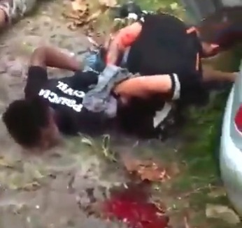 Gangsters Wearing a Fake Policy Uniform Arrested by Military Police 