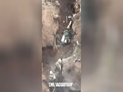 2 Ukrainians vs 2 Russians (close combat trench)