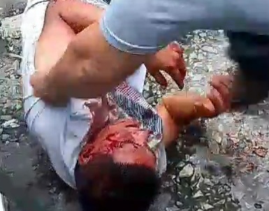 Thief captured and punished hard by angry crowds 