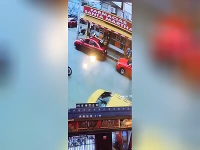 Hitmen murder a man outside a pharmacy in Ecuador