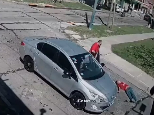 Retired Police Officer Cuts Robbers Day Short