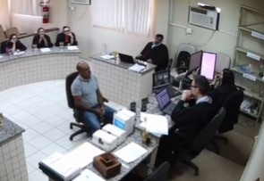 DAMN: Man Invades Courtroom and Shoots his Father's Murderer! 