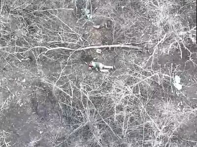 RUSSIAN SOLDIERS LOST ONE LEG 