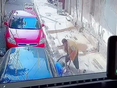 Man Hammers His Cousin Over Past Rivalry