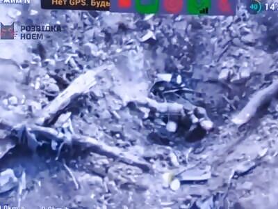 RUSSIAN SOLDIER CUT HIS THROAT(WTF?!)