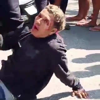 Thief captured and nearly killed by angry crowds, saved by police 