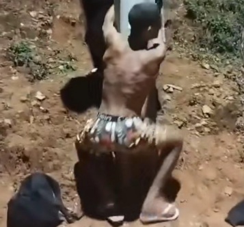 Thief captured tied to pole and punished hard 