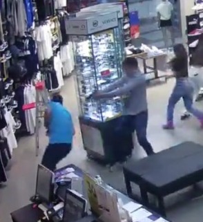 (Better copy) Executed inside a Shopping Center