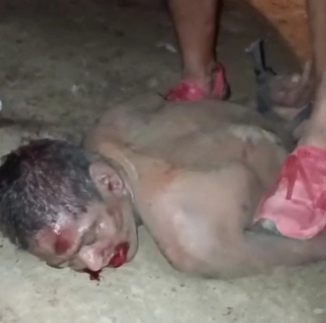 Thief captured and punished hard for trying to steal from lady 