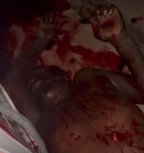 Fat gang member butchered in his house by the BLACK AXE GANG 